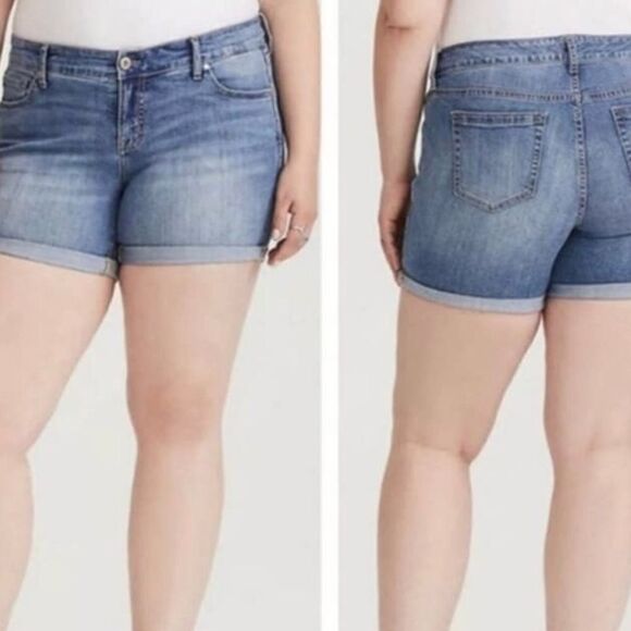 TORRID DENIM SHORTS CUFFED - Picture 1 of 9